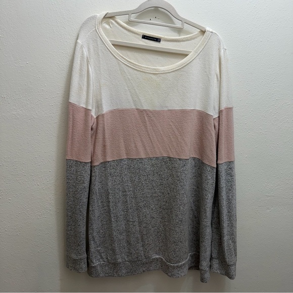 NanaMacs Sweaters - NanaMacs Sweater Size Medium